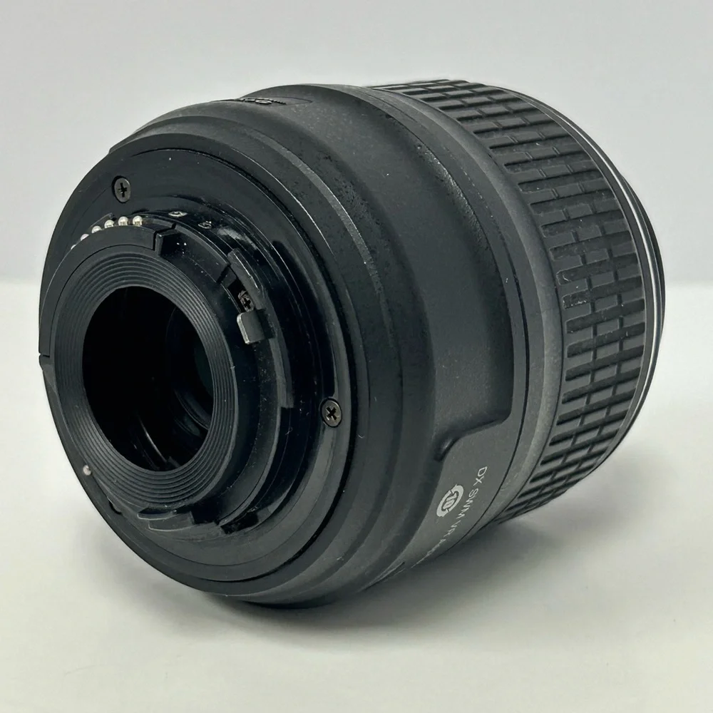 Nikon 18-55mm f/3.5-5.6G VR AF-S DX Nikkor Zoom lens